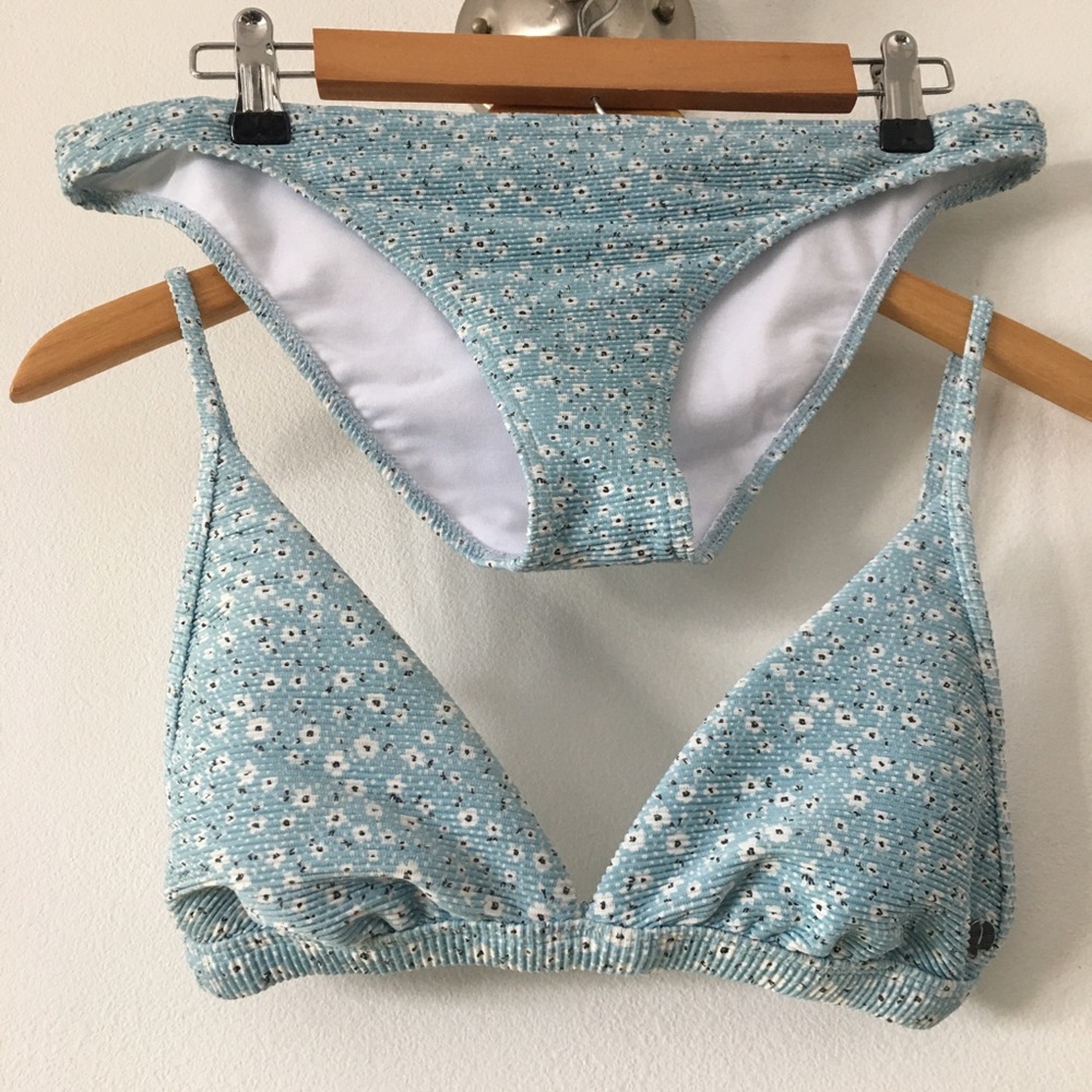 ❤️ SOLD Billabong Ribbed Bikini Set Sz L - Picture 7 of 7